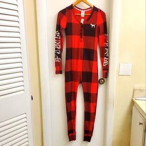 🤩Rare limited edition Victoria's secret pink sequinsplaid onesie size xs